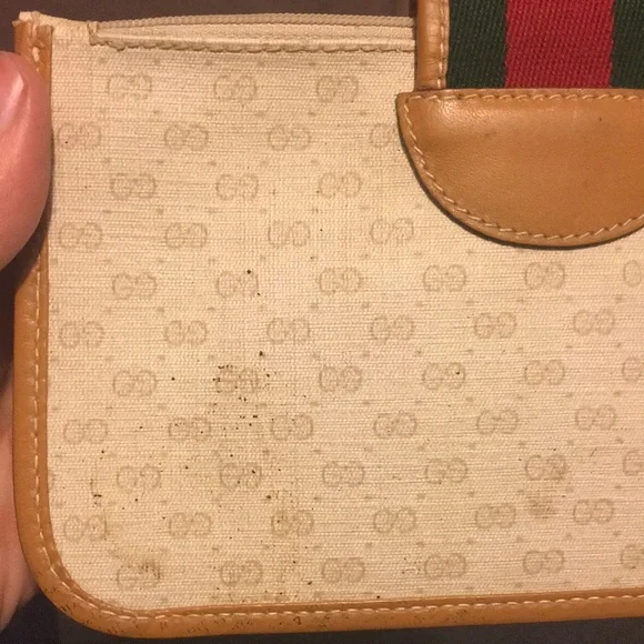 Gucci Pouch - Picture 8 of 9